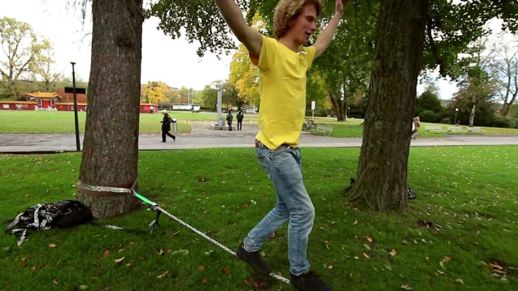 Turning Around Slackline Trick